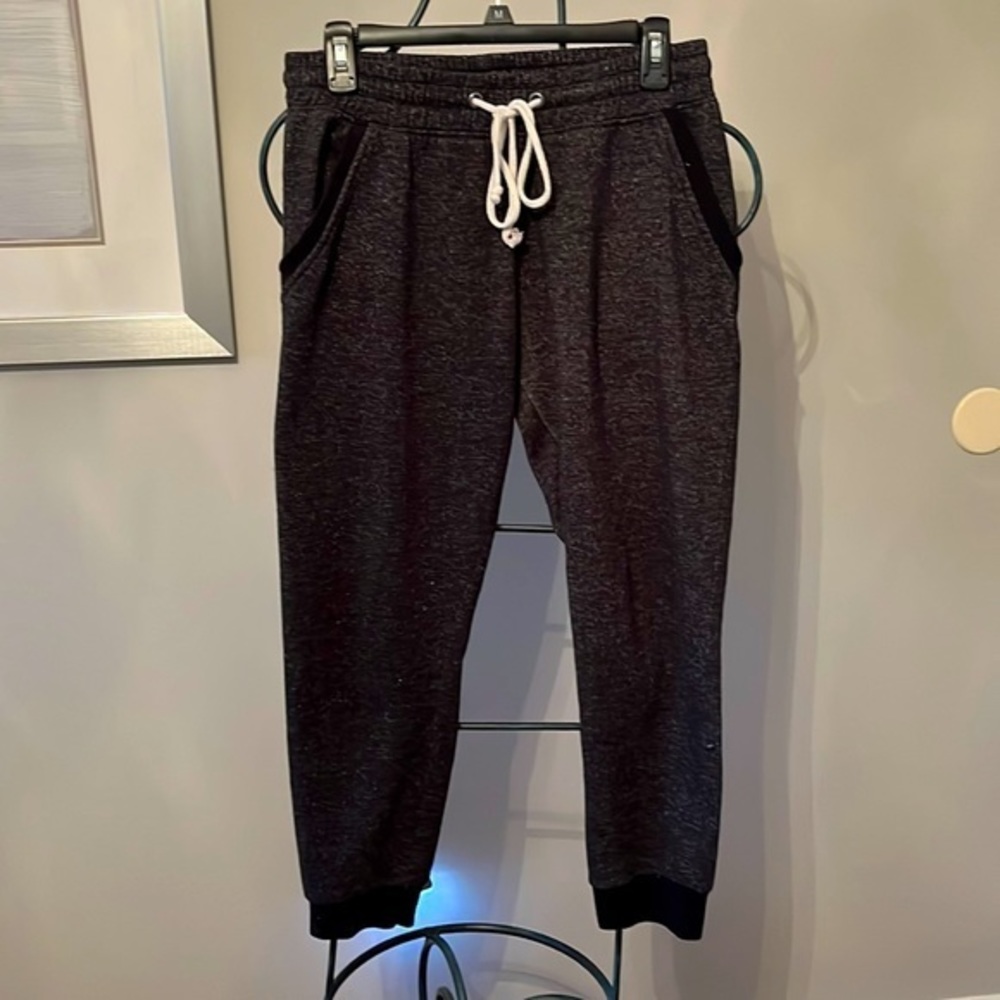 Cotton-on jogger charcoal heather gray— Elastic drawstring waist sweatpants